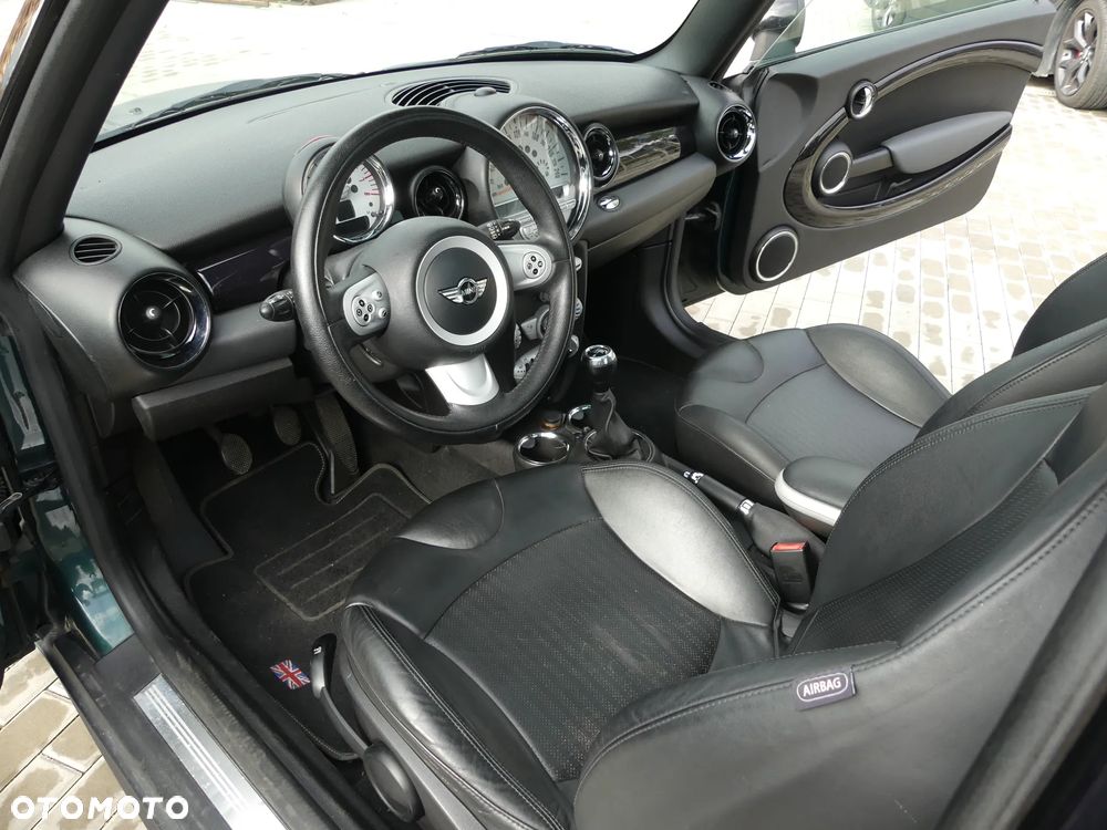 MINI Cooper Standard - 16