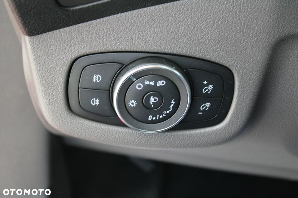 Ford Transit Connect - 19