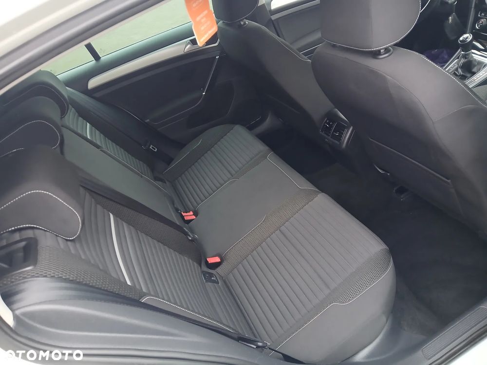 Volkswagen Golf 1.2 TSI BlueMotion Technology Cup - 17