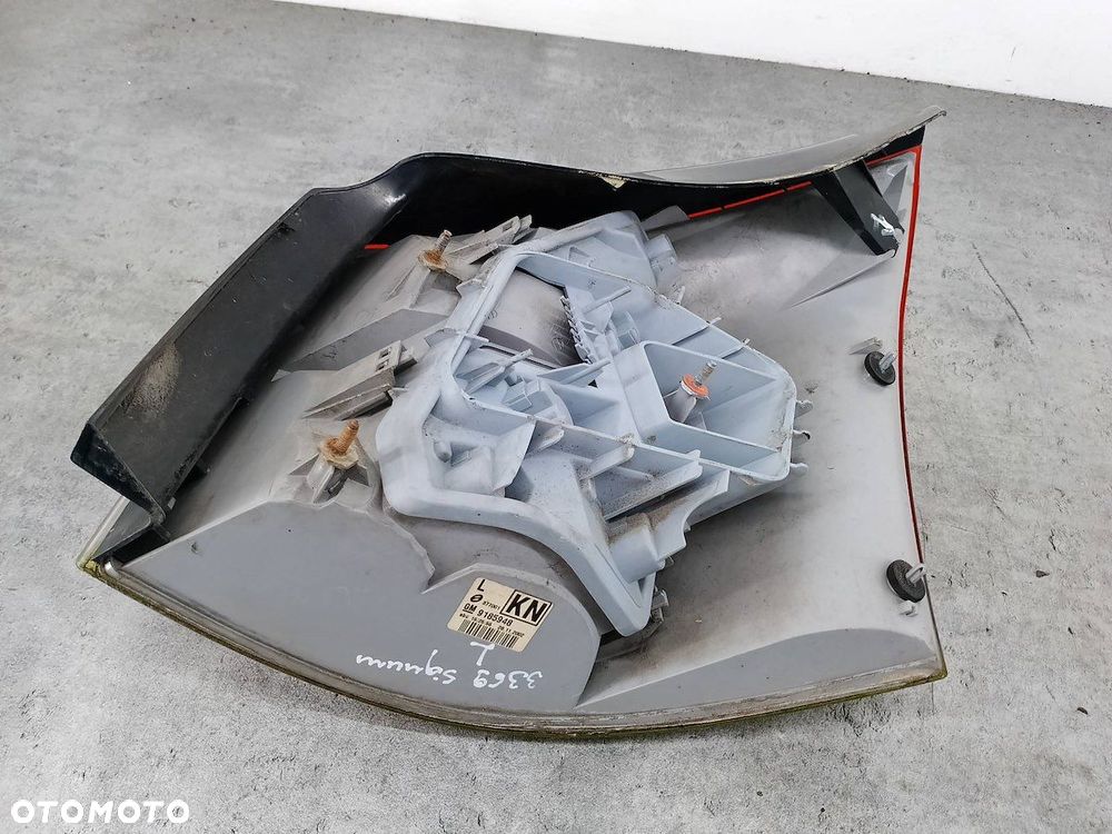 LAMPA TYLNA LEWA OPEL SIGNUM 9185948 HATCHBACK - 2