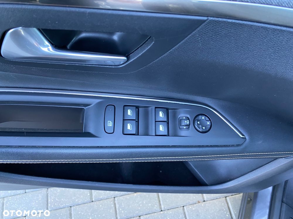 Peugeot 3008 1.2 PureTech GT S&S - 17