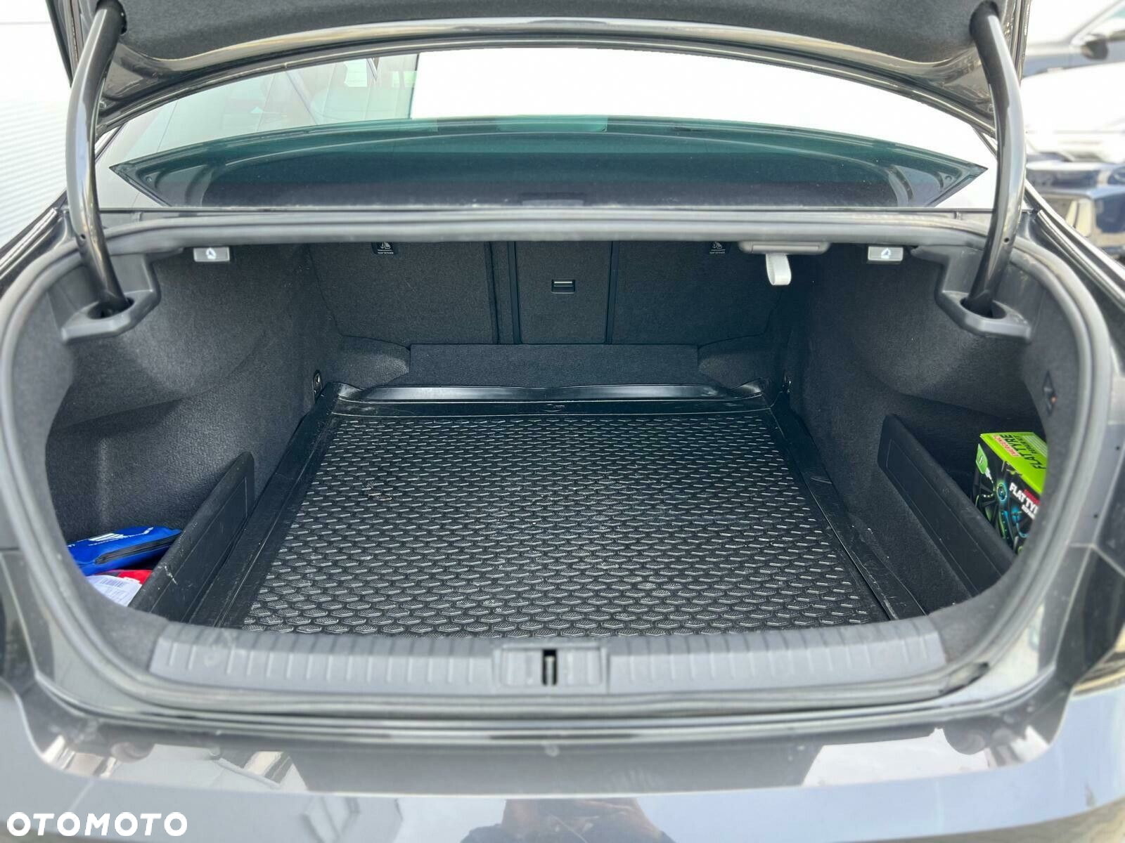 Volkswagen Passat 2.0 TSI Elegance DSG - 31