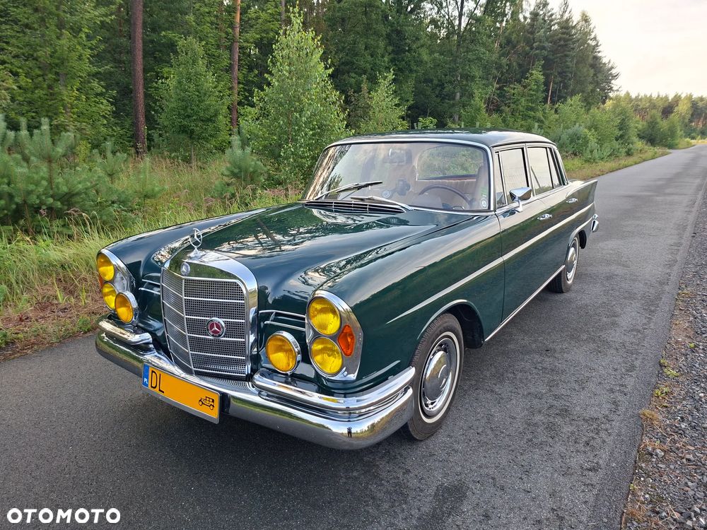 Mercedes-Benz W111 - 4