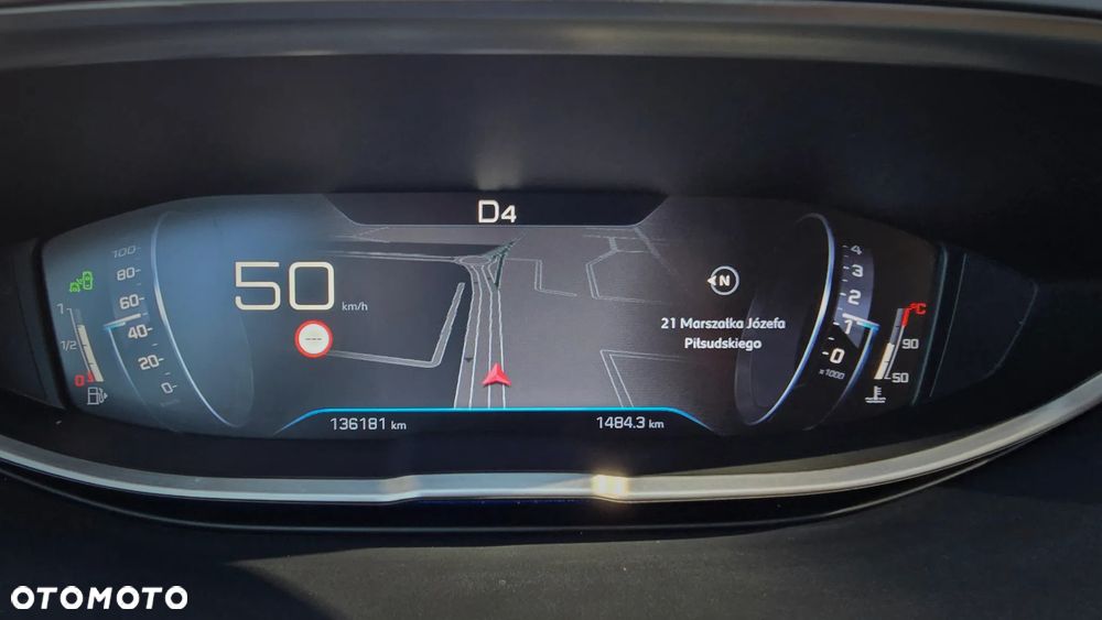 Peugeot 5008 1.6 BlueHDI Allure S&S EAT6 - 38