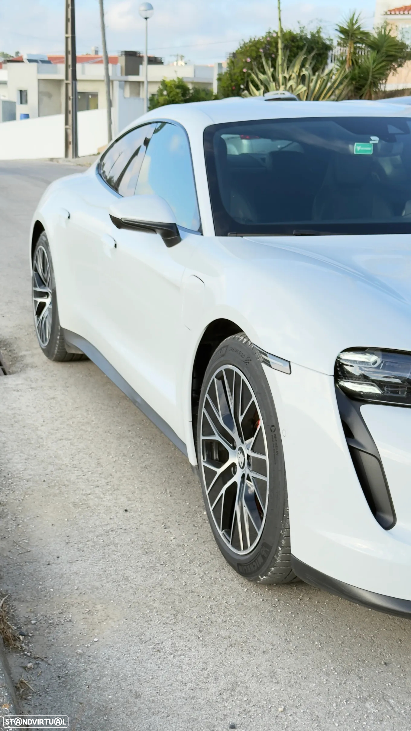 Porsche Taycan 4S - 11