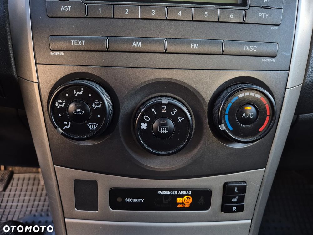 Toyota Corolla 1.6 VVT-i Luna - 10