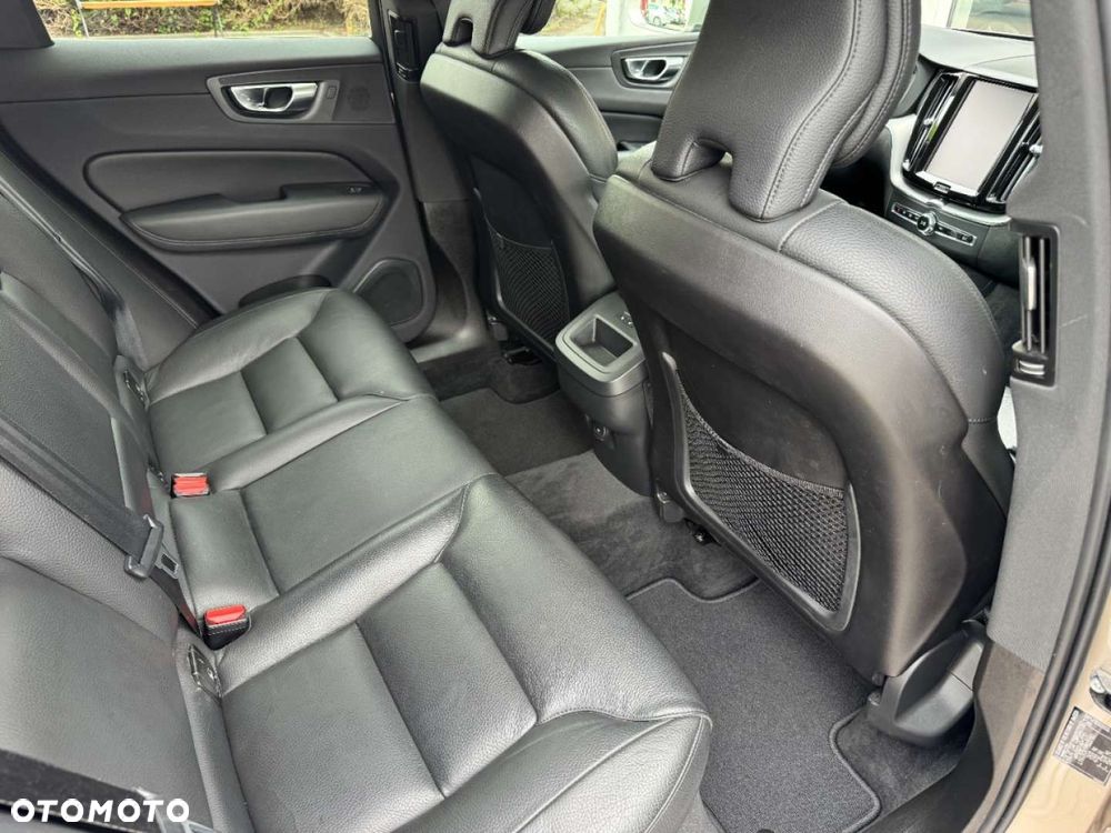 Volvo XC 60 - 22