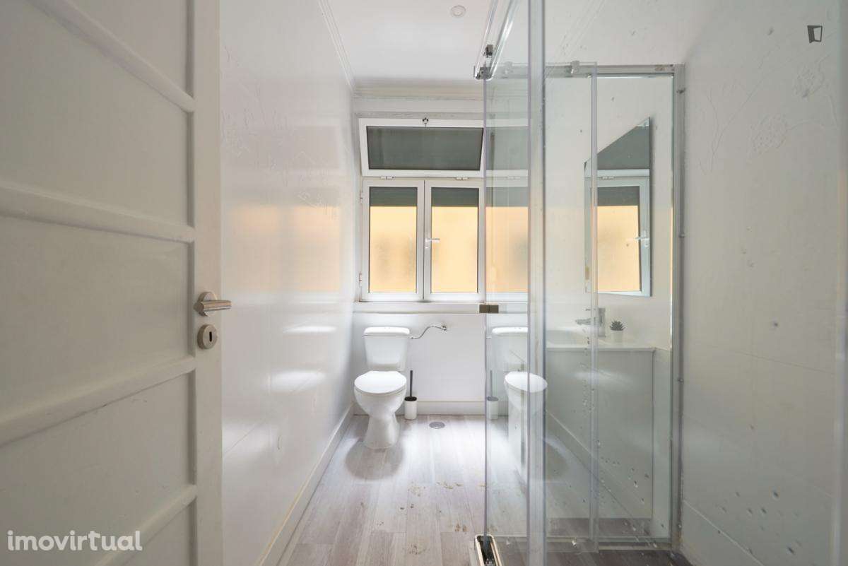 Quarto - localizado em Marquês de Pombal Lisbon - Grande imagem: 3/34