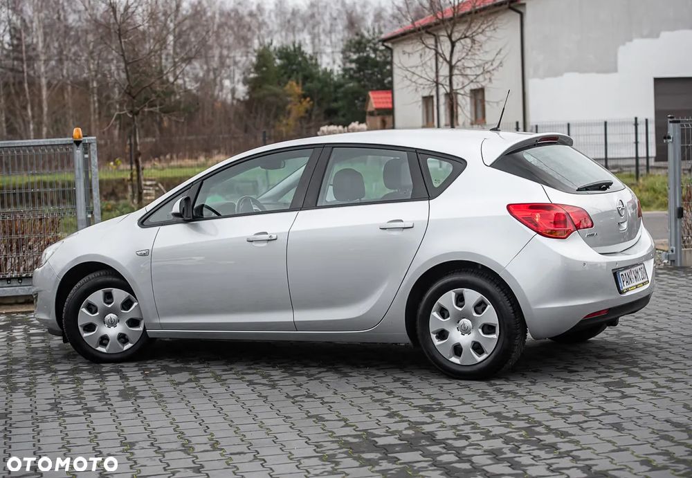 Opel Astra - 10