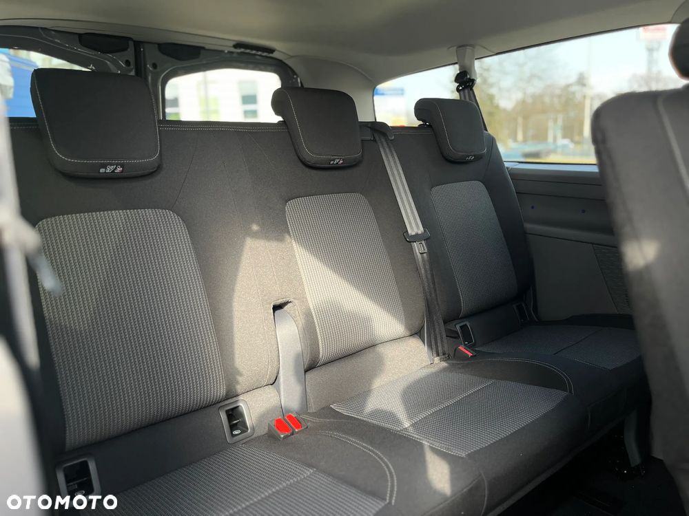 Volkswagen Caravelle - 17