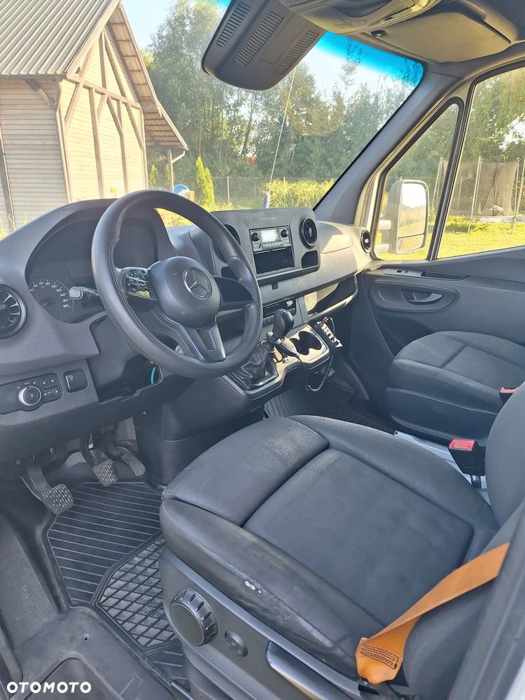 Mercedes-Benz Sprinter - 4
