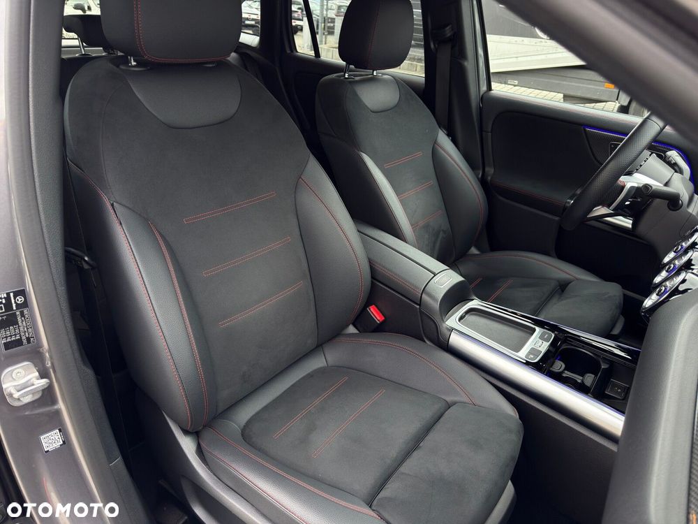 Mercedes-Benz GLA 220 mHEV 4-Matic AMG Line 8G-DCT - 24