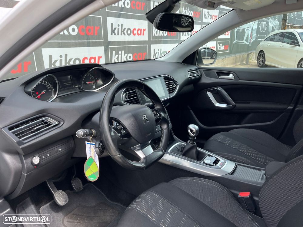 Peugeot 308 SW 1.2 PureTech Allure - 17