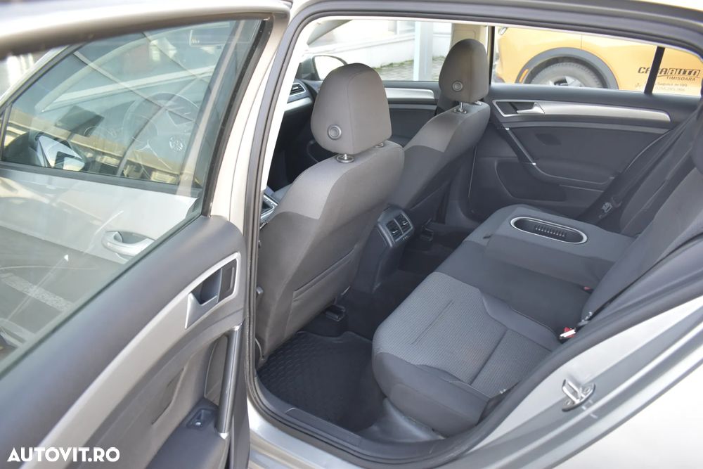 Volkswagen Golf 1.2 TSI BMT Comfortline - 36