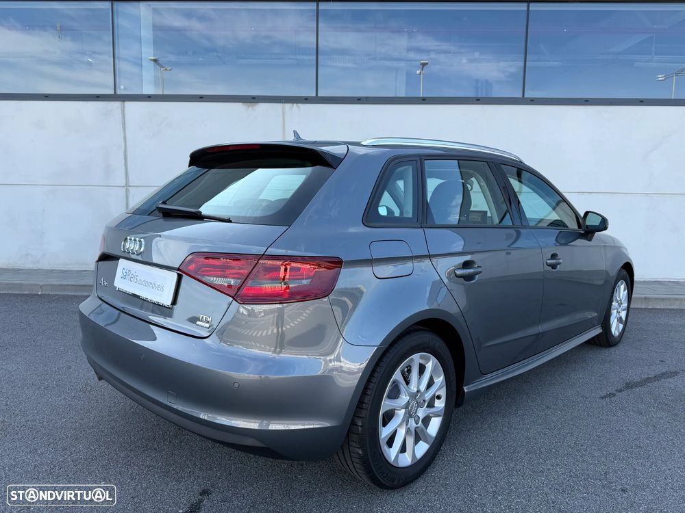 Audi A3 Sportback 1.6 TDI Advance Ultra — fotografia 6