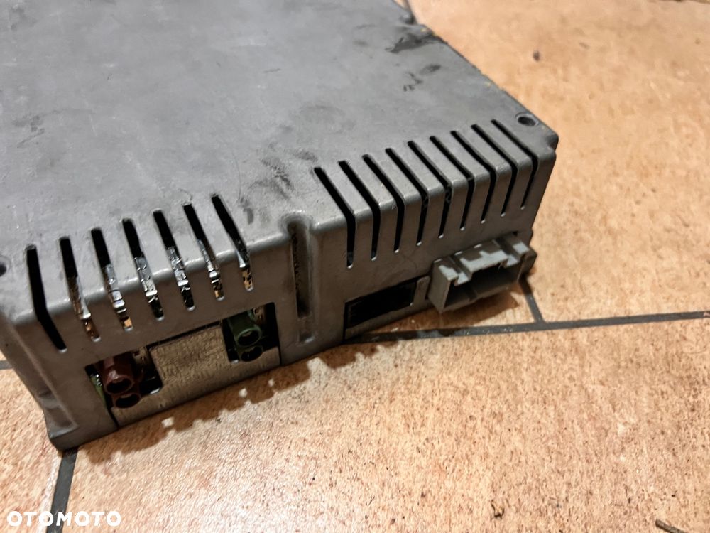 WZMACNIACZ XRA500052