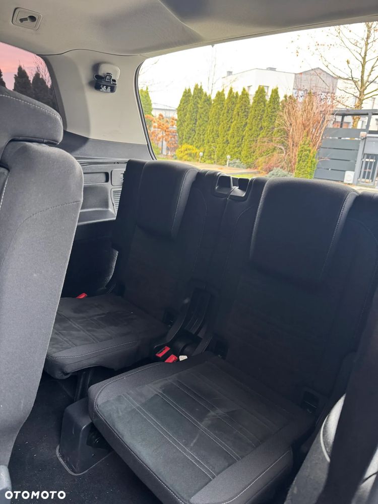 Volkswagen Touran - 17