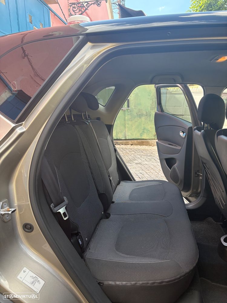 Renault Captur 1.5 dCi Exclusive - 18