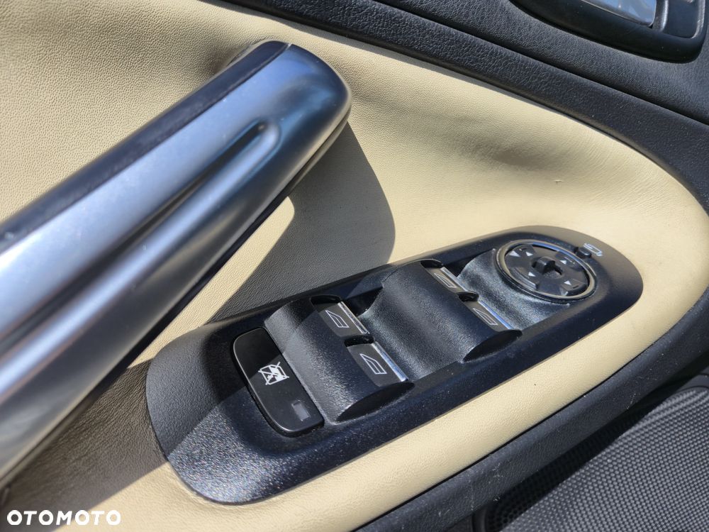 Ford Galaxy 2.0 TDCi DPF Titanium - 14