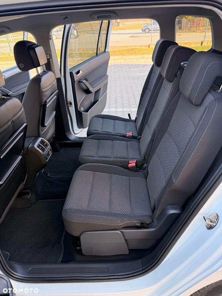 Volkswagen Touran 1.6 TDI SCR (BlueMotion Technology) DSG Trendline - 14