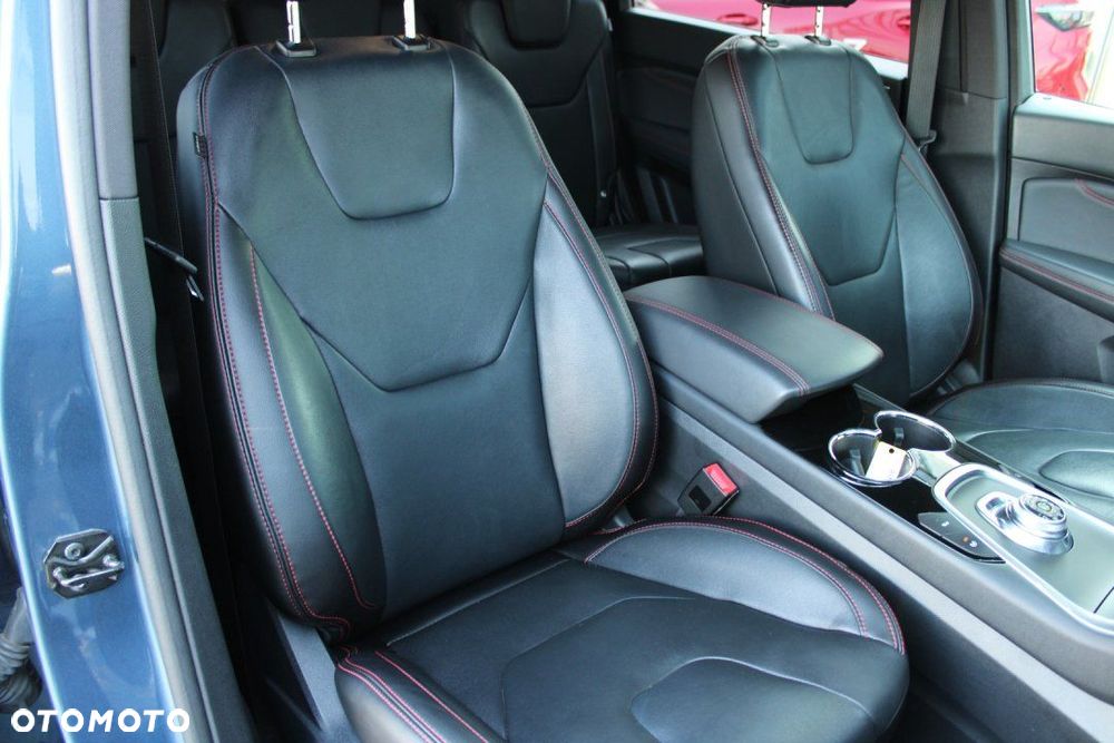 Ford S-Max - 17