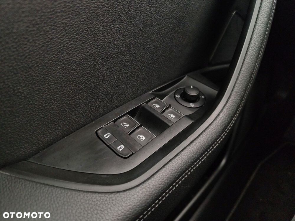 Skoda Superb 2.0 TSI L&K DSG - 17