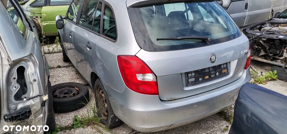 SKODA FABIA II KOMBI maska zderzak klapa szyby fotele silnik skrzynia - 3