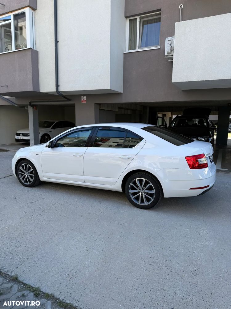 Skoda Octavia 1.6 TDI DSG Ambition - 4