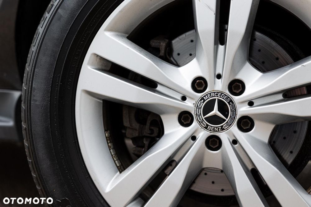 Mercedes-Benz ML - 26