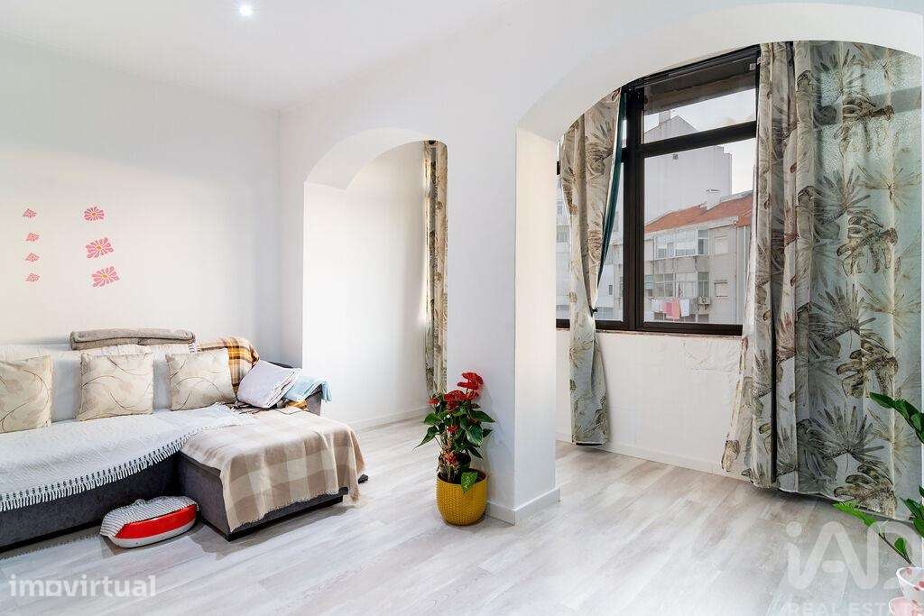 Apartamento T1 em Amora - Grande imagem: 2/16