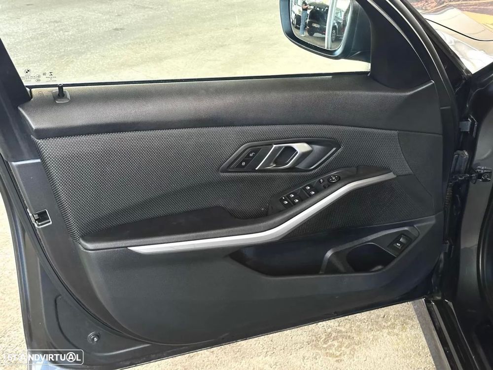 BMW 318 d Touring Aut. Advantage - 11