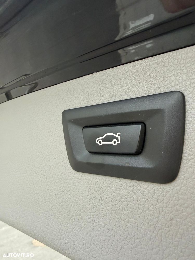 BMW Seria 3 318d Aut. Sport Line - 11