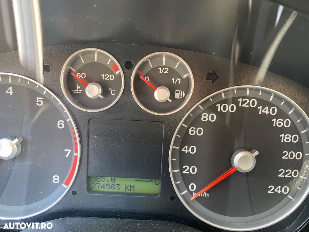 Ford Focus 1.6 Ambiente - 11