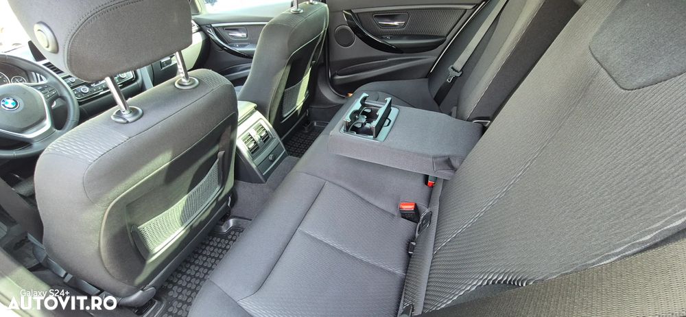 BMW Seria 3 320i Aut. Advantage - 8