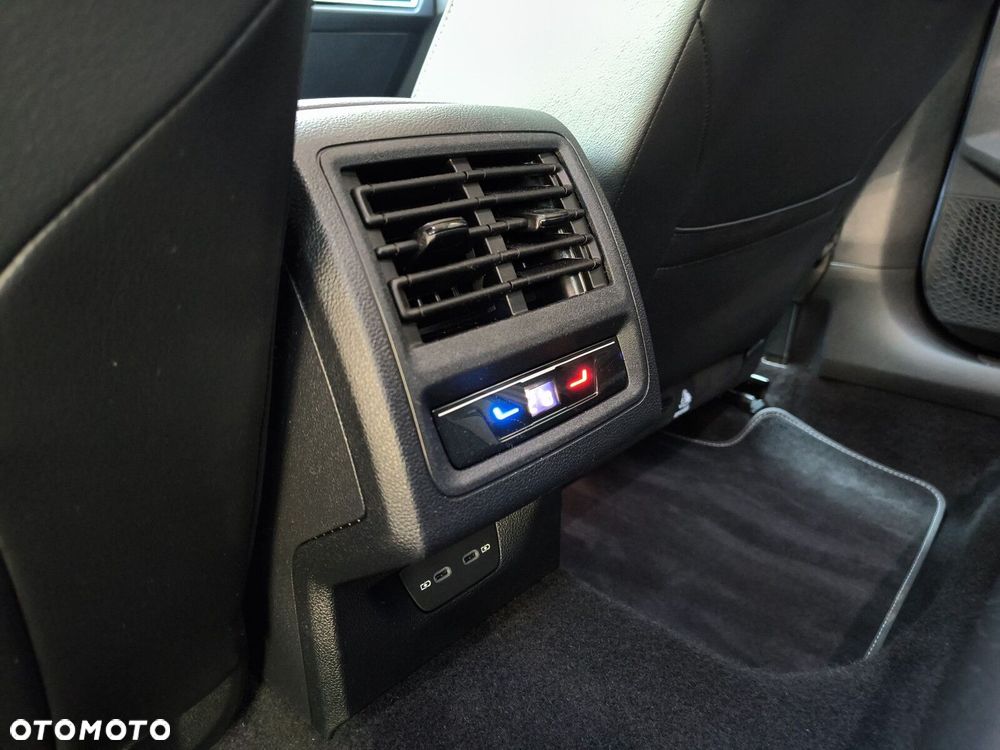 Volkswagen Golf 2.0 TDI Life DSG - 23