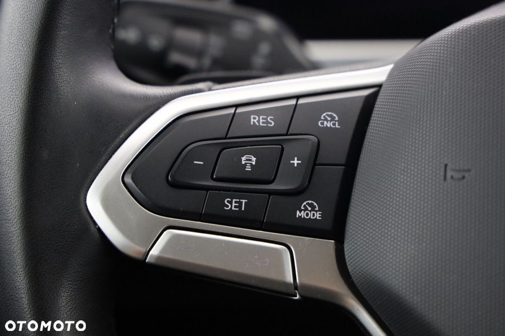 Volkswagen Passat - 20