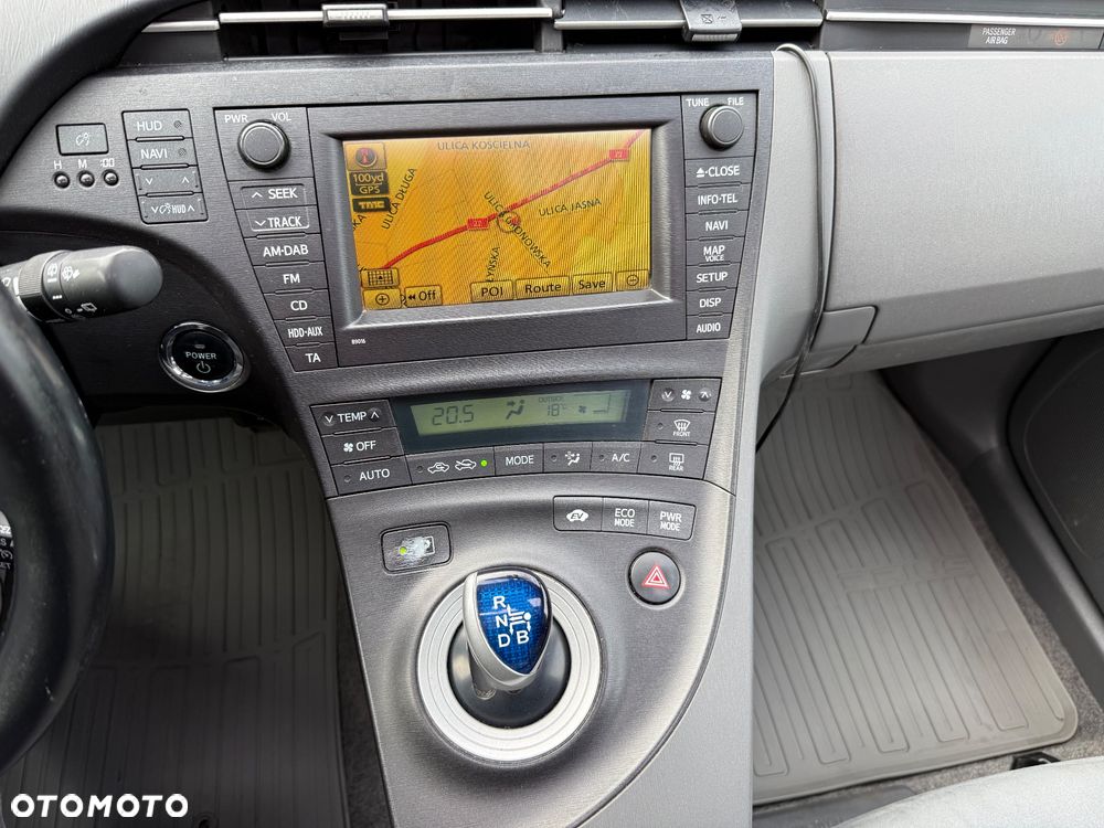 Toyota Prius - 8