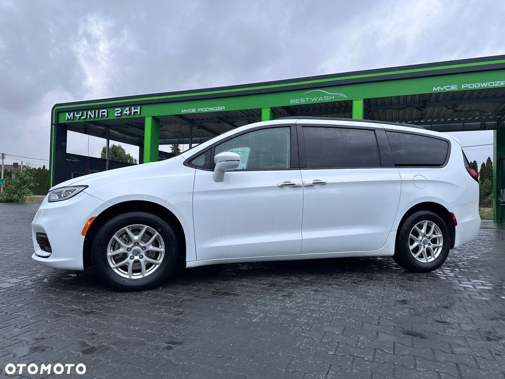 Chrysler Pacifica - 11