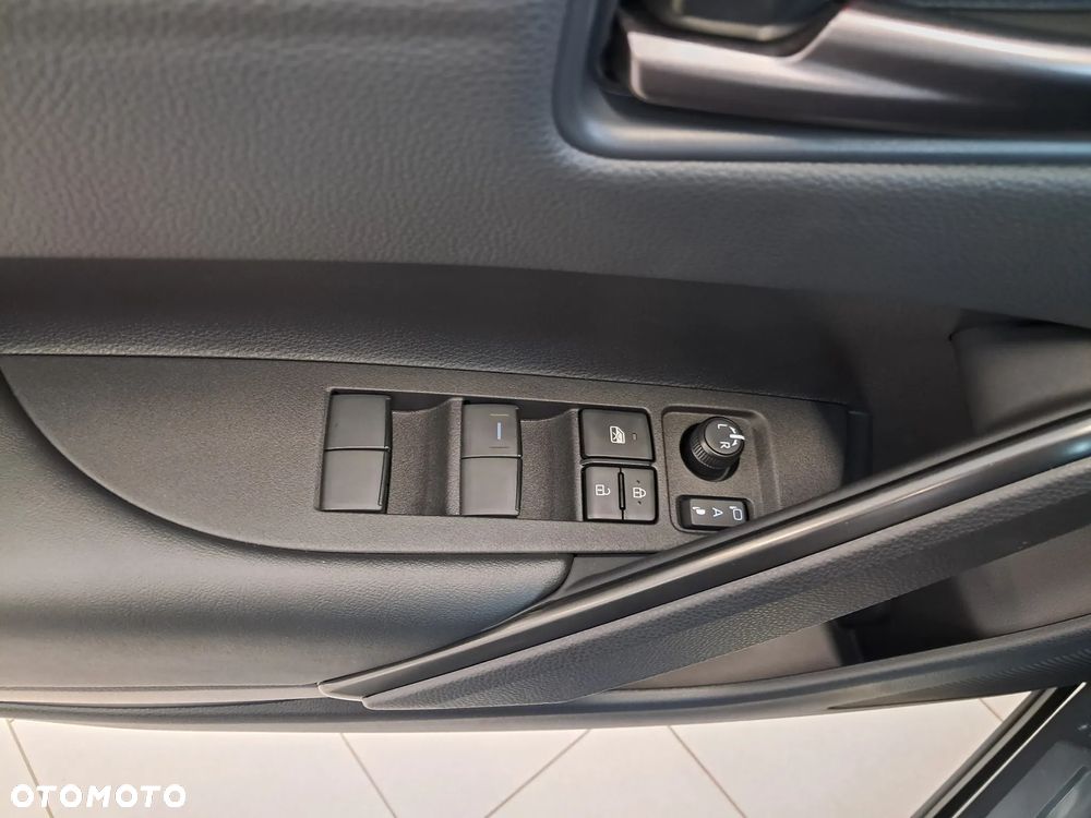 Toyota Corolla Cross 2.0 Hybrid GR Sport - 25