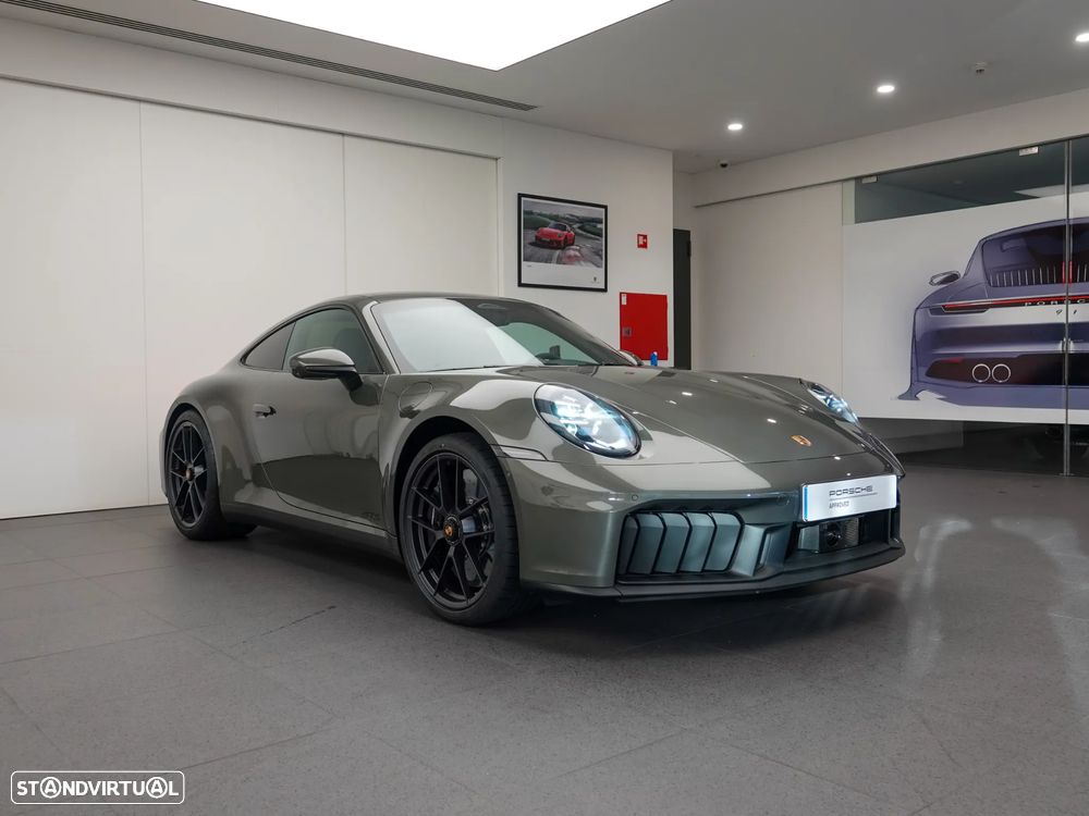 Porsche 911 (992) - 8