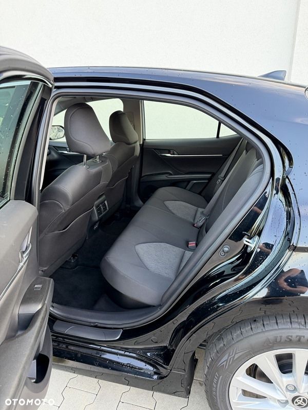 Toyota Camry 2.5 Hybrid Comfort CVT - 30