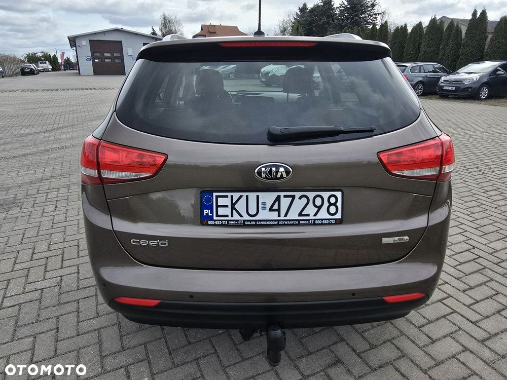 Kia Ceed - 11