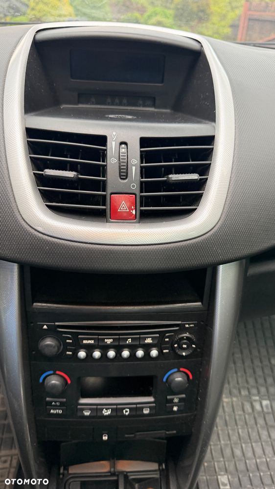 Peugeot 207 1.4 16V Trendy - 4