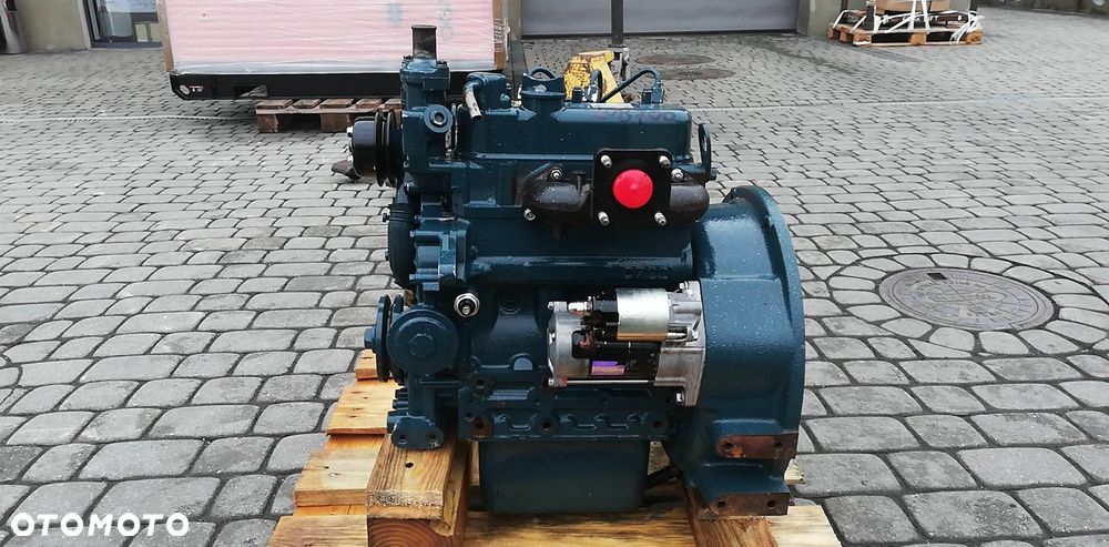 SILNIK KUBOTA D722 14.9 kW  IDEALNY 7900 netto - 5
