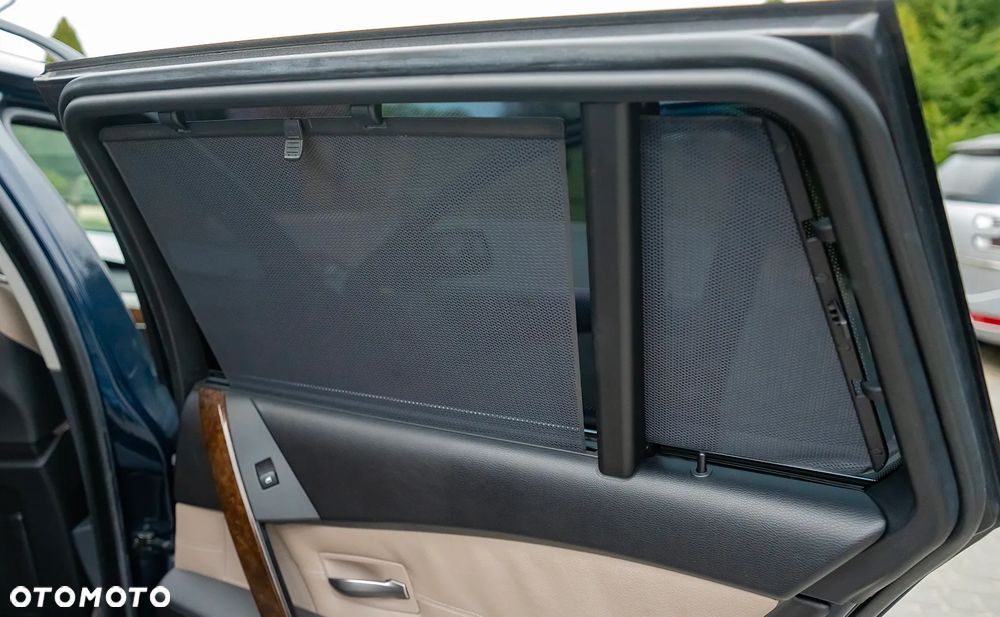 BMW Seria 5 530i - 24