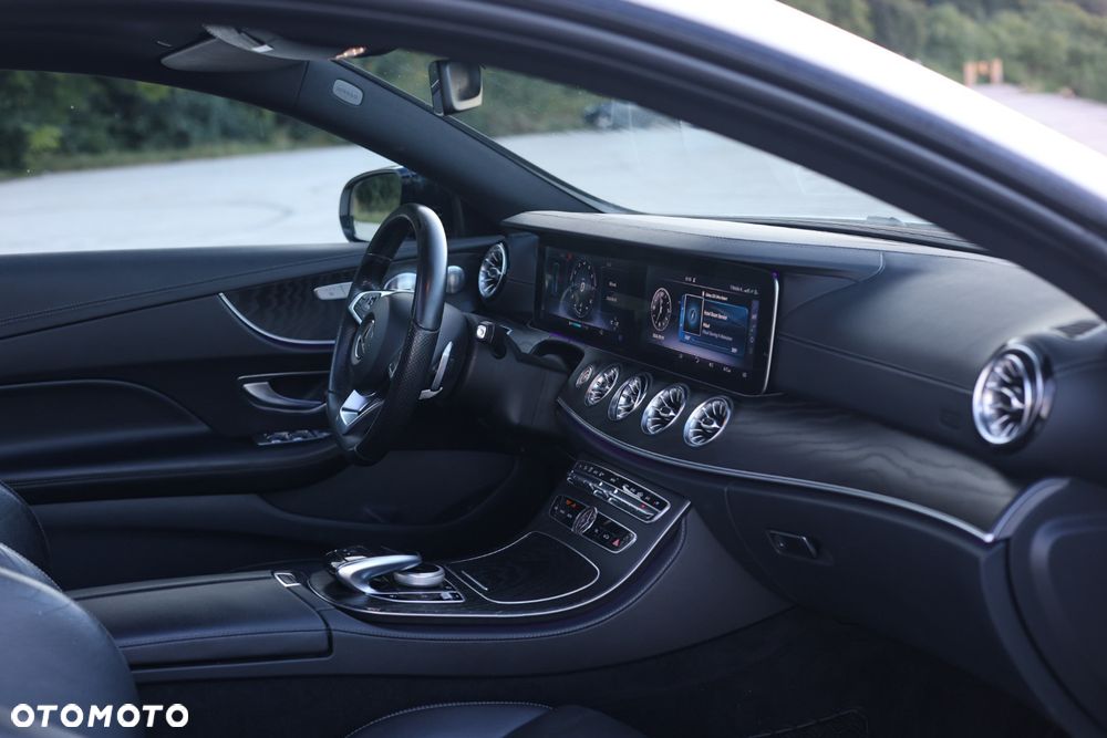 Mercedes-Benz Klasa E 400 4Matic 9G-TRONIC 25th Anniversary Edition - 11