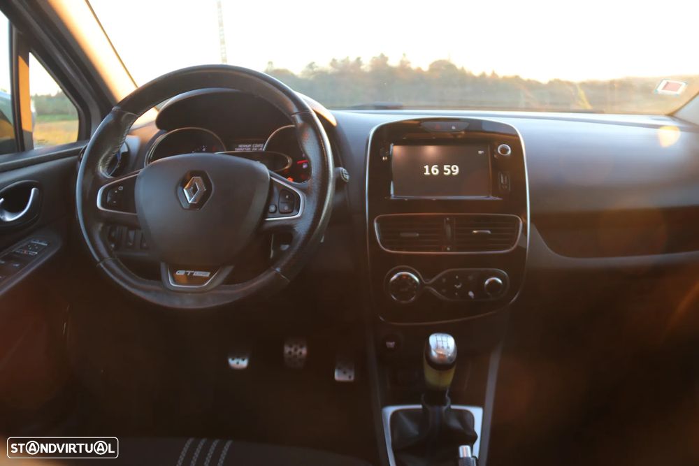 Renault Clio Sport Tourer 1.5 dCi GT Line - 11