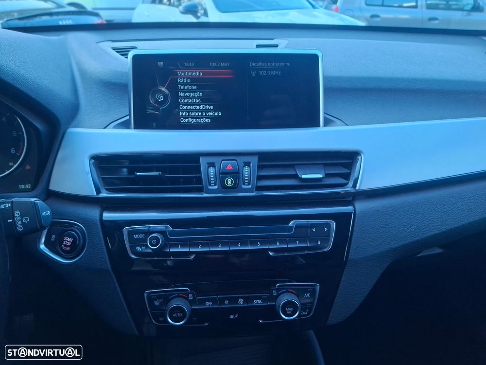 BMW X1 sDrive18d Sport Line - 27