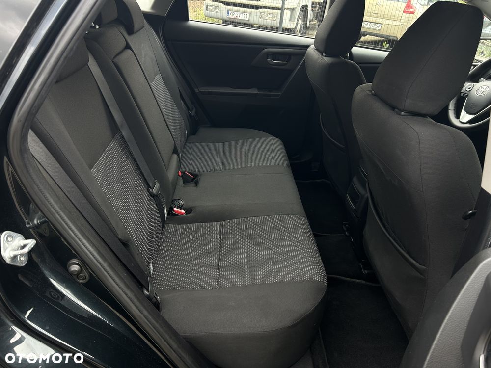 Toyota Auris - 23