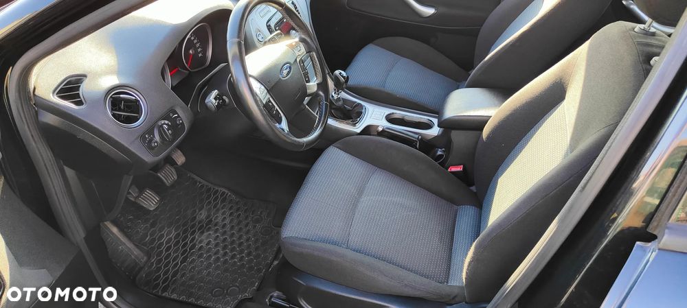 Ford Mondeo 2.0 TDCi Titanium - 16